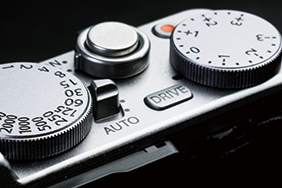 Fuji X70 Street Photography Review - Buttons And Dials