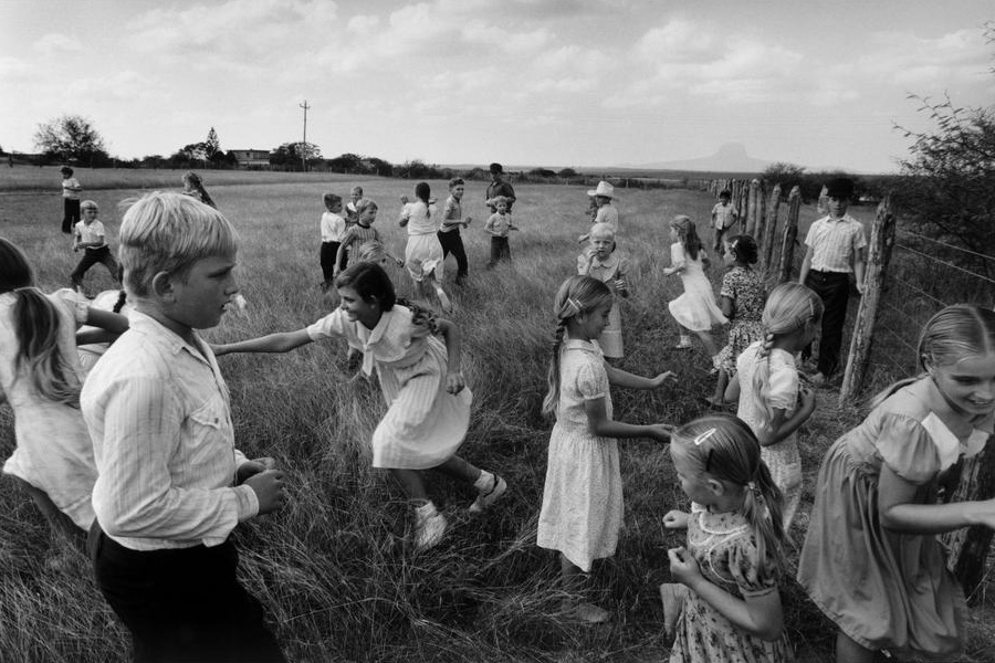 One Day With Larry Towell