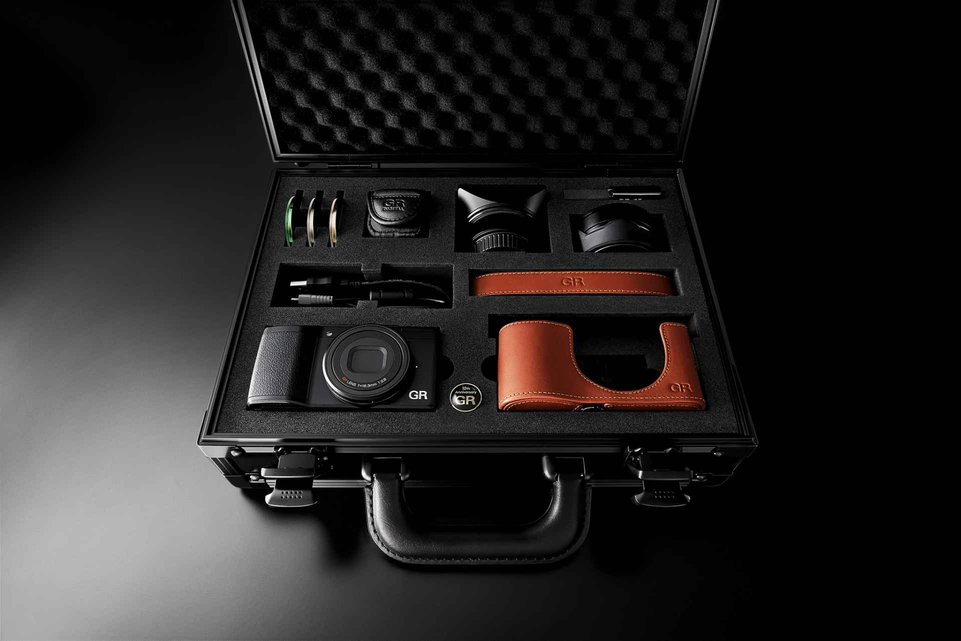 Ricoh GR II Premium Kit