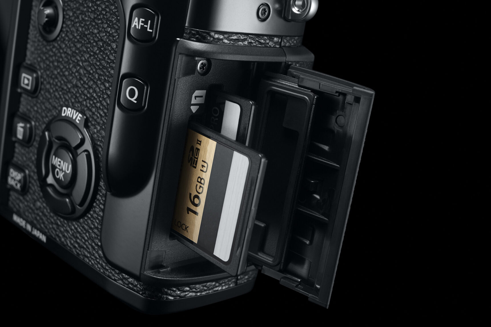 Fuji X-Pro2 Street Photography Review - Dual Card Slots