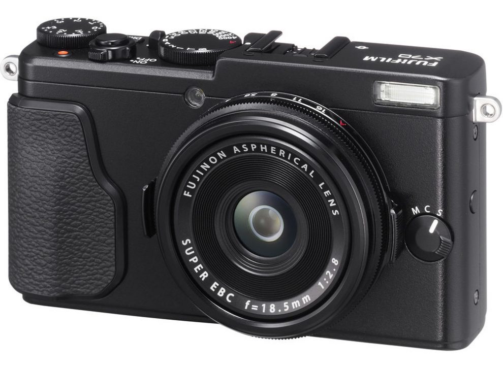 Fuji X70 Street Photography Review - Black Front