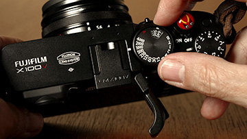 Fuji X100V Street Photography Setup - Lensmate thumb rest.